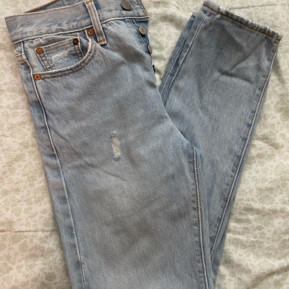 Levi’s Women’s Straight Leg Distressed Jeans | Light Wash Ripped Denim